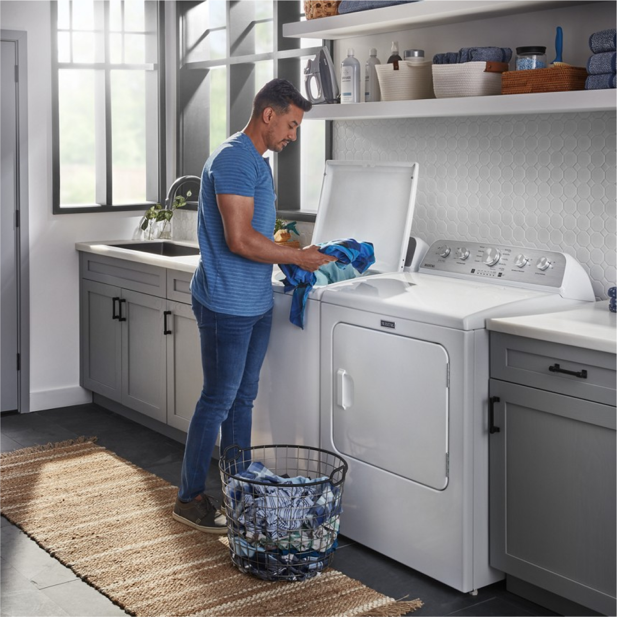 Maytag - 4.5 Cu. Ft. High Efficiency Top Load Washer with Extra Power Button - White - Image 25