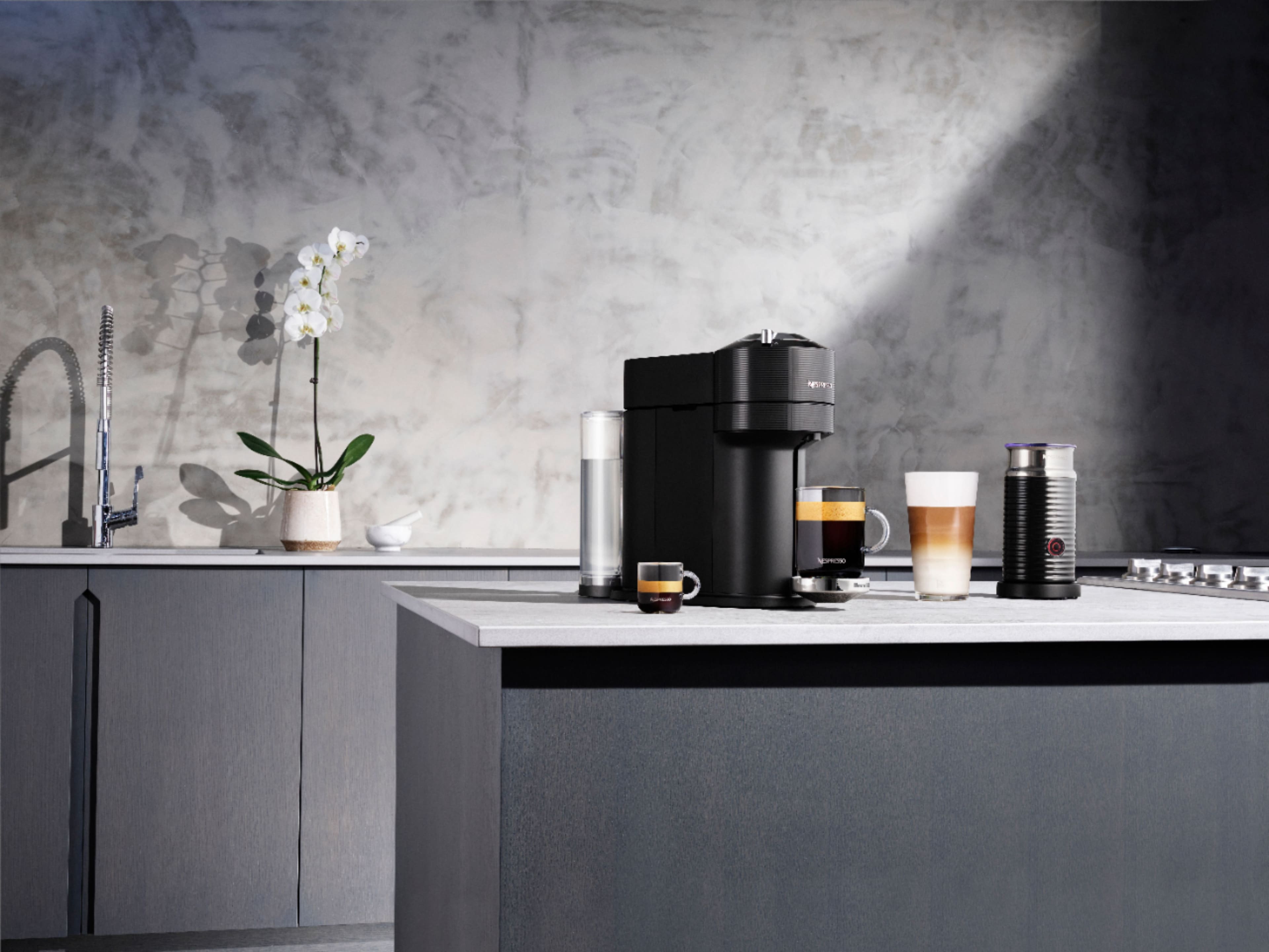 Nespresso - Vertuo Next Premium by Breville with Aeroccino3 - Classic Black - Image 9