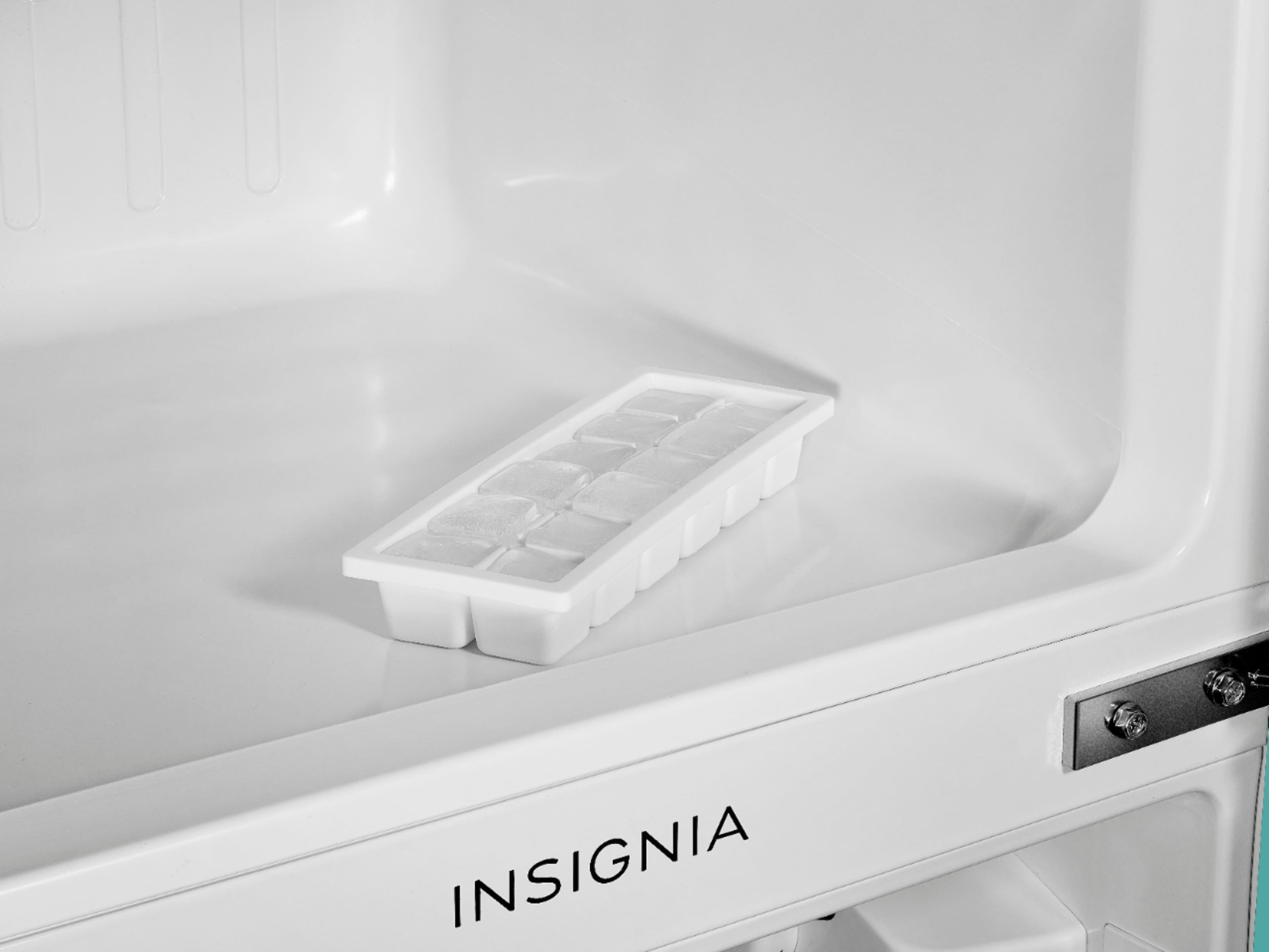 Insignia™ - 3.1 Cu. Ft. Retro Mini Fridge with Top Freezer and ENERGY STAR Certification - Mint - Image 6