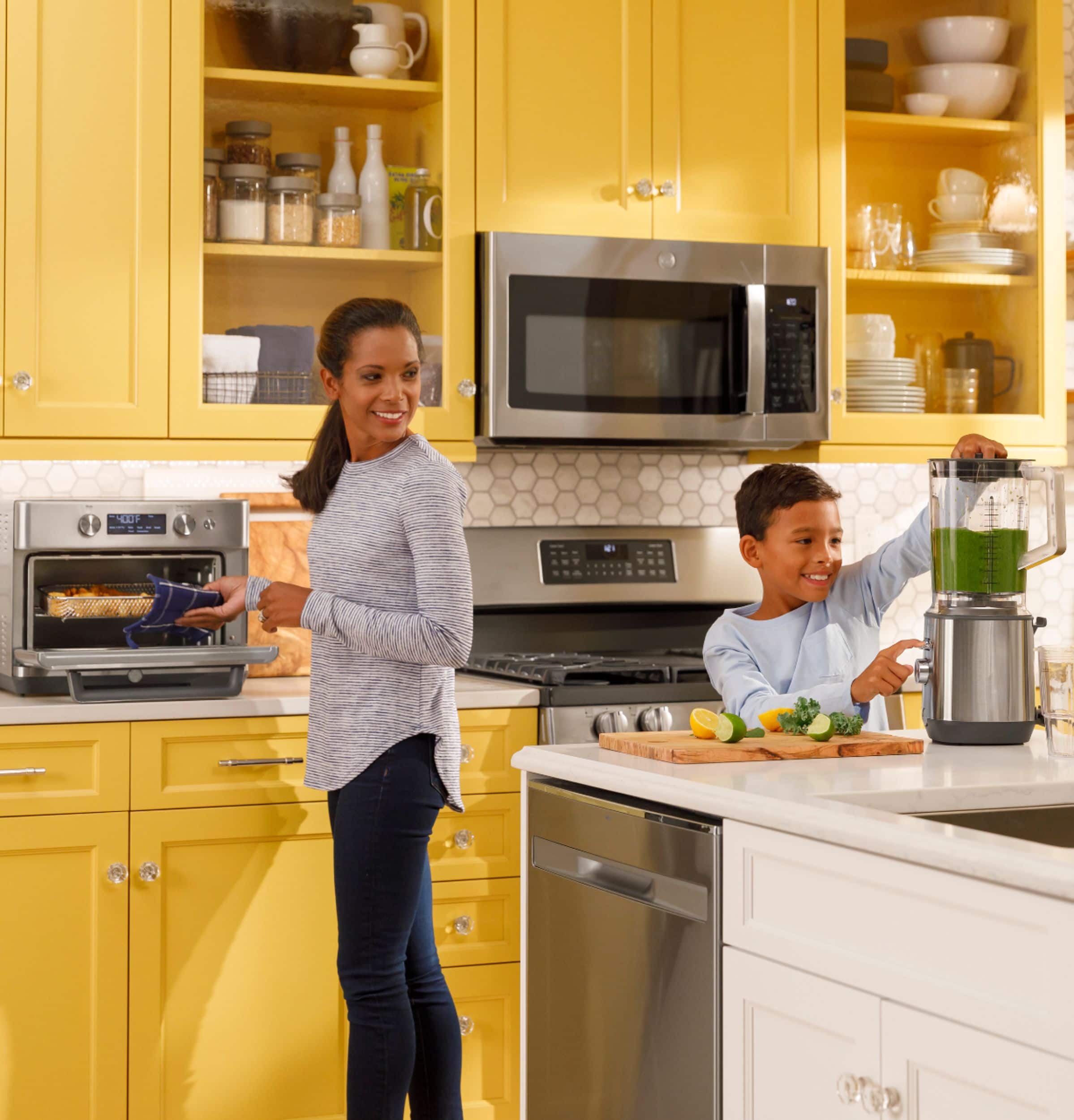 GE - Convection Toaster Oven with Air Fry - Stainless Steel - Image 11