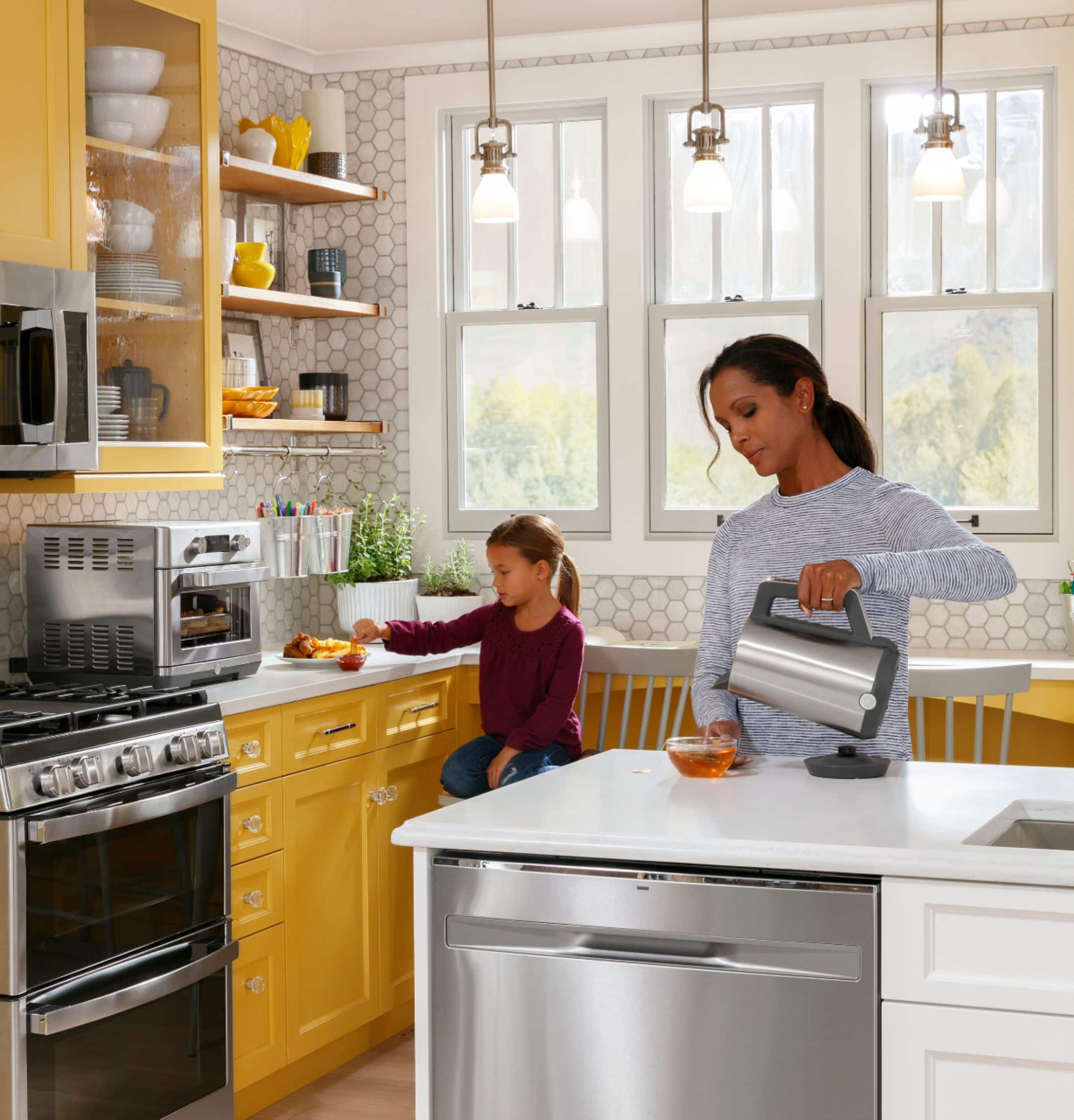 GE - Convection Toaster Oven with Air Fry - Stainless Steel - Image 14
