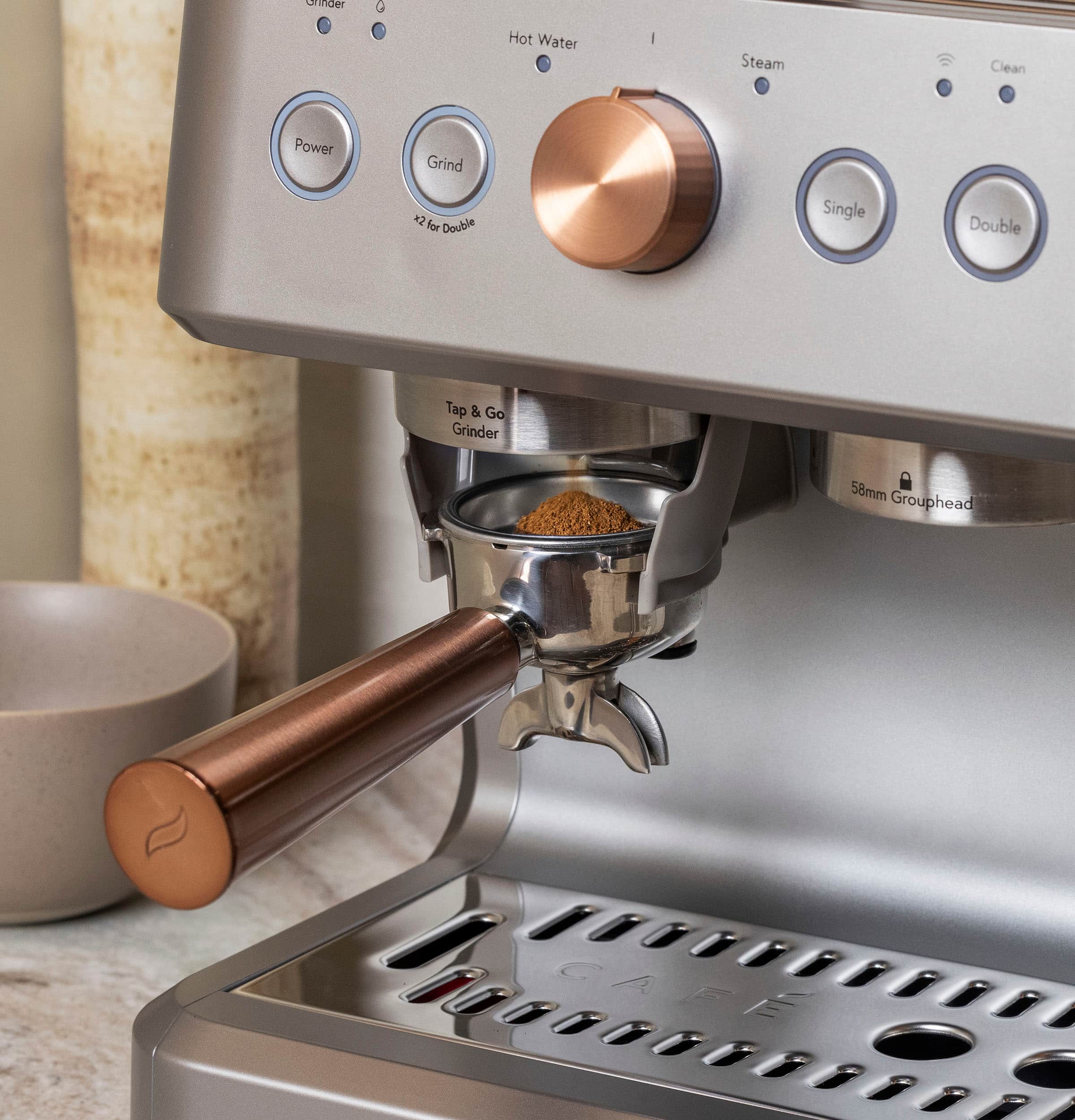 Café - Bellissimo Semi-Automatic Espresso Machine with 15 bars of pressure, Milk Frother, and Built-In Wi-Fi - Steel Silver - Image 14