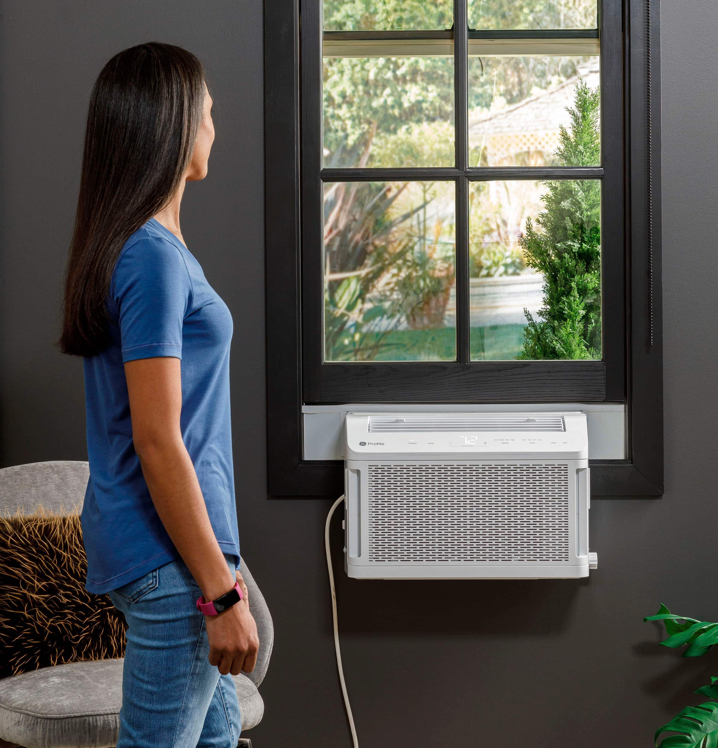 GE Profile - ClearView 250 Sq. Ft. 6,100 BTU Smart Ultra Quiet Window Air Conditioner - White - Image 2