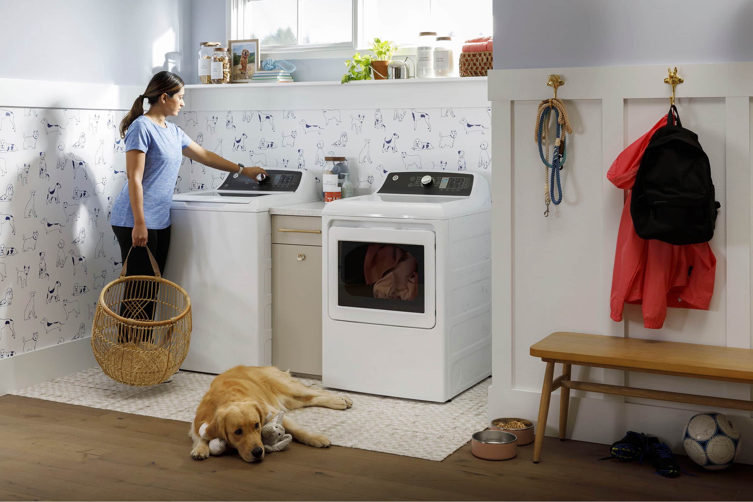 GE - 7.4 Cu. Ft. Gas Dryer with Sensor Dry - White with Matte Black - Image 15