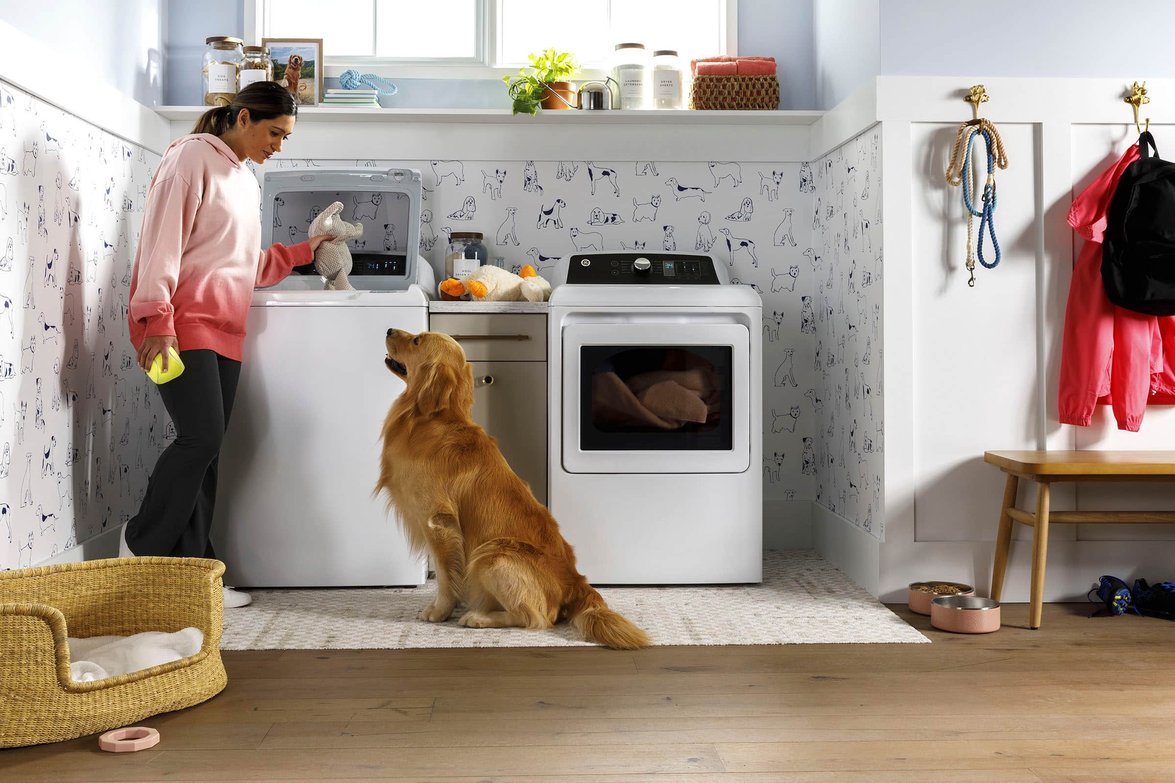 GE - 7.4 Cu. Ft. Gas Dryer with Sensor Dry - White with Matte Black - Image 16