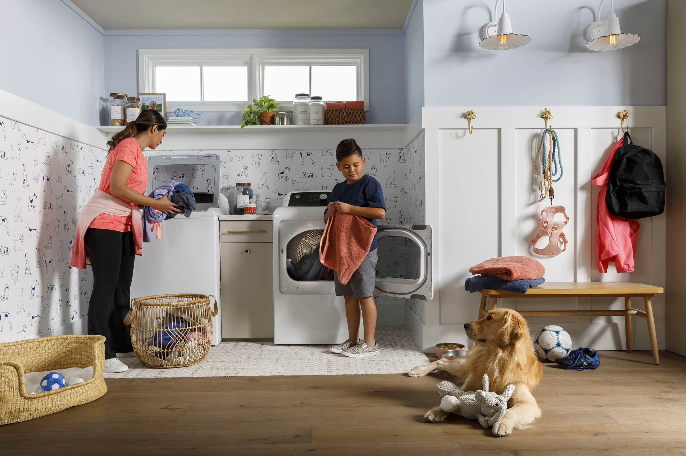 GE - 7.4 Cu. Ft. Gas Dryer with Sensor Dry - White with Matte Black - Image 17