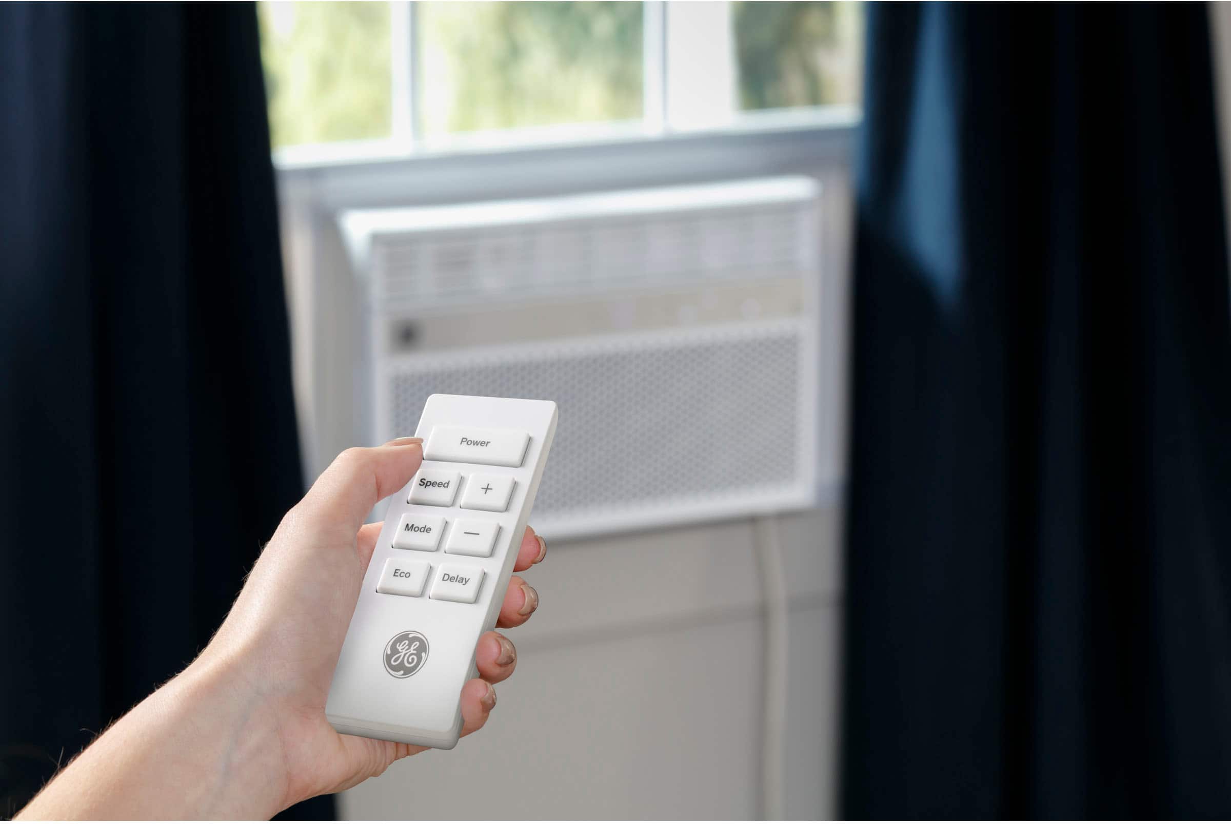 GE - 450 Sq. Ft. 10100 BTU Smart Window Air Conditioner - White - Image 5