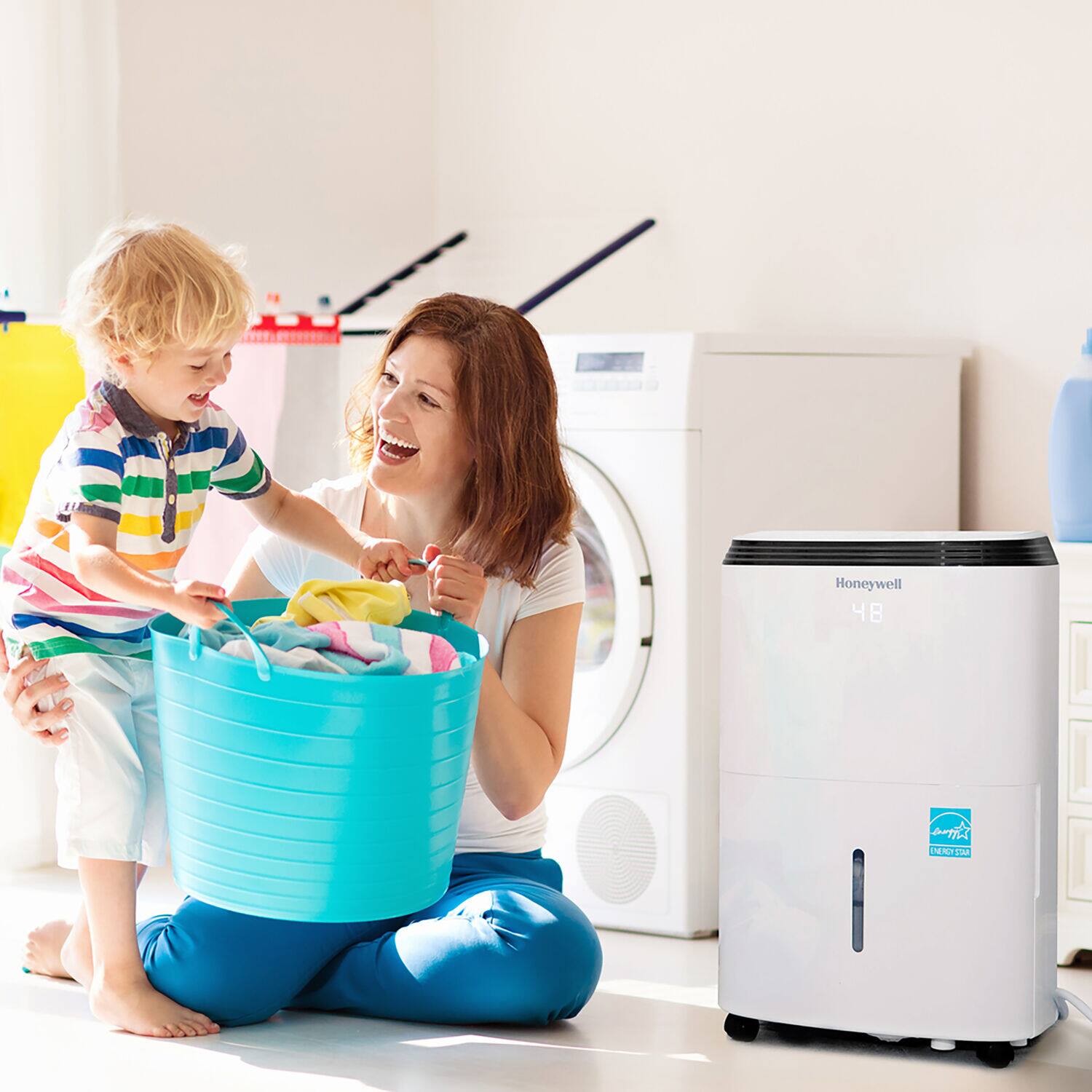 Honeywell - 70 pint Smart Wi-Fi Energy Star Dehumidifier for Basement & Large Room Up to 4000 Sq. Ft - White - Image 8